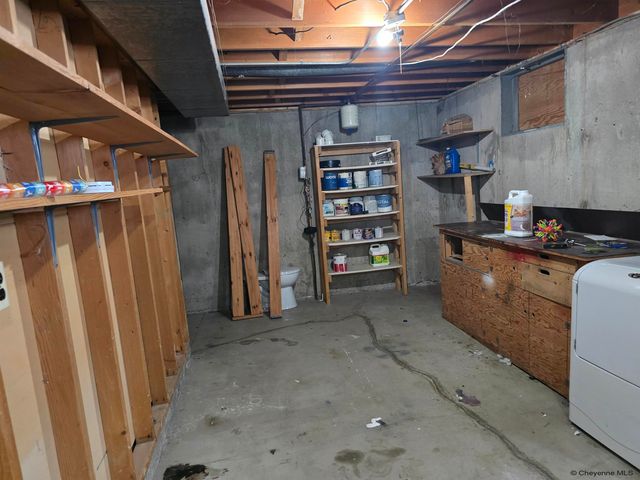 721 ARAPAHO ST, Cheyenne, WY 82009