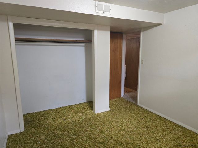 721 ARAPAHO ST, Cheyenne, WY 82009
