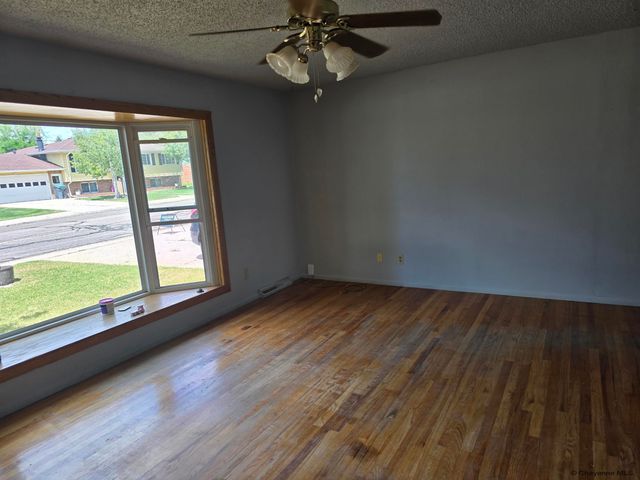 721 ARAPAHO ST, Cheyenne, WY 82009
