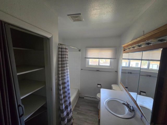 721 ARAPAHO ST, Cheyenne, WY 82009