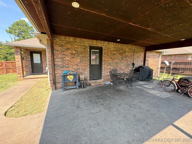 1002 E Creek Avenue, Mcalester, OK 74501