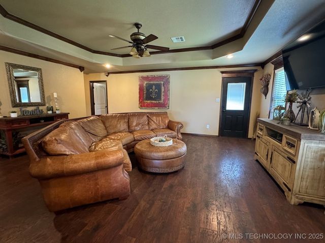 1002 E Creek Avenue, Mcalester, OK 74501