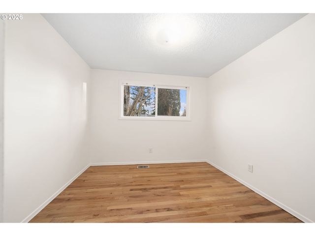 14229 Se TAYLOR Ct, Portland, OR 97233