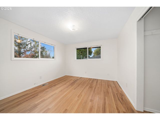 14229 Se TAYLOR Ct, Portland, OR 97233