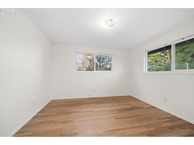 14229 Se TAYLOR Ct, Portland, OR 97233