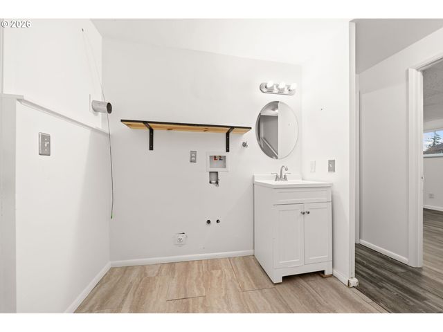 14229 Se TAYLOR Ct, Portland, OR 97233