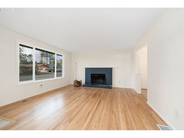 14229 Se TAYLOR Ct, Portland, OR 97233