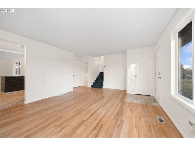 14229 Se TAYLOR Ct, Portland, OR 97233