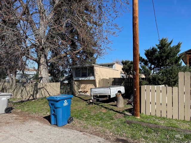 301 & 307 E 35th St, Garden City, ID 83714