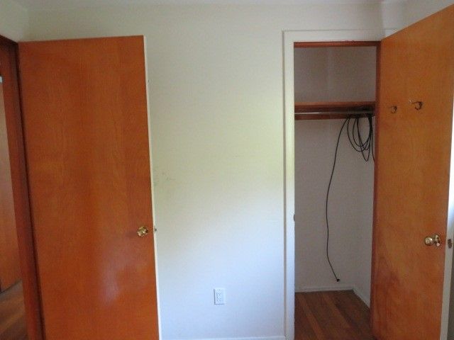 429 Woodrift Ln, Pleasant Hills, PA 15236