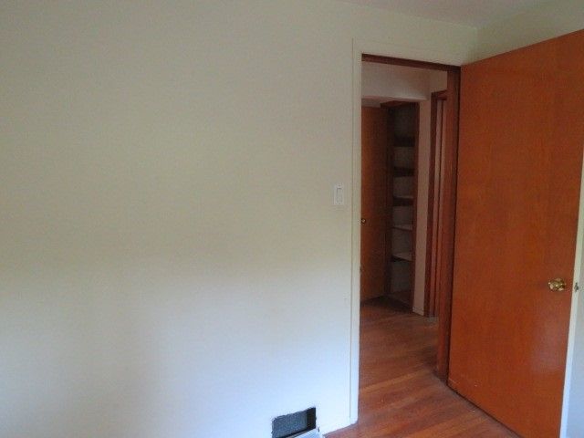 429 Woodrift Ln, Pleasant Hills, PA 15236