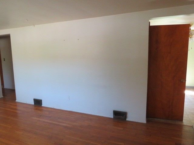429 Woodrift Ln, Pleasant Hills, PA 15236