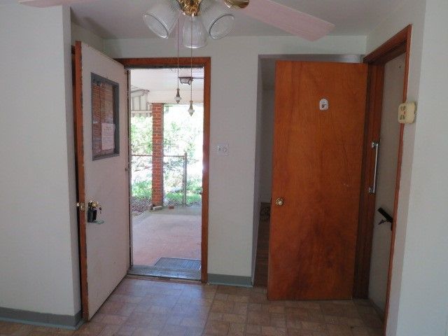 429 Woodrift Ln, Pleasant Hills, PA 15236
