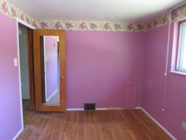 429 Woodrift Ln, Pleasant Hills, PA 15236