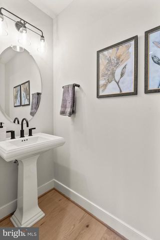 1212 DRAKE ST SW, Vienna, VA 22180