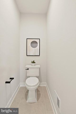 1212 DRAKE ST SW, Vienna, VA 22180