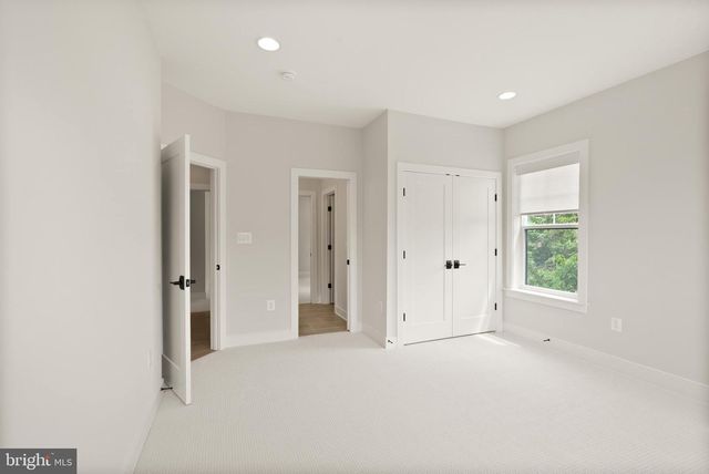 1212 DRAKE ST SW, Vienna, VA 22180