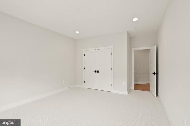 1212 DRAKE ST SW, Vienna, VA 22180