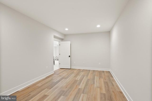 1212 DRAKE ST SW, Vienna, VA 22180