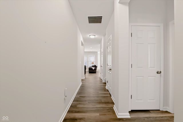 6641 Red Barn Drive, Whitestown, IN 46075