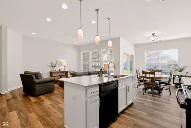 6641 Red Barn Drive, Whitestown, IN 46075