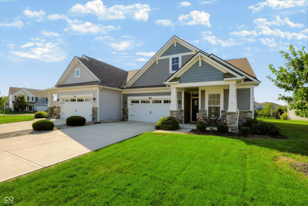 6641 Red Barn Drive, Whitestown, IN 46075