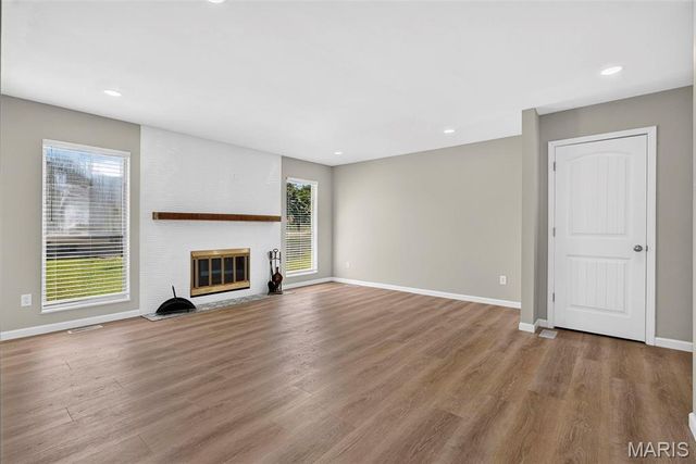 231 Laurelwood Drive, St Peters, MO 63376