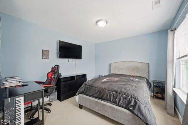 7 Cavalier RD, Hampton, VA 23669