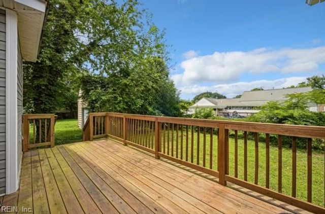 7 Cavalier RD, Hampton, VA 23669