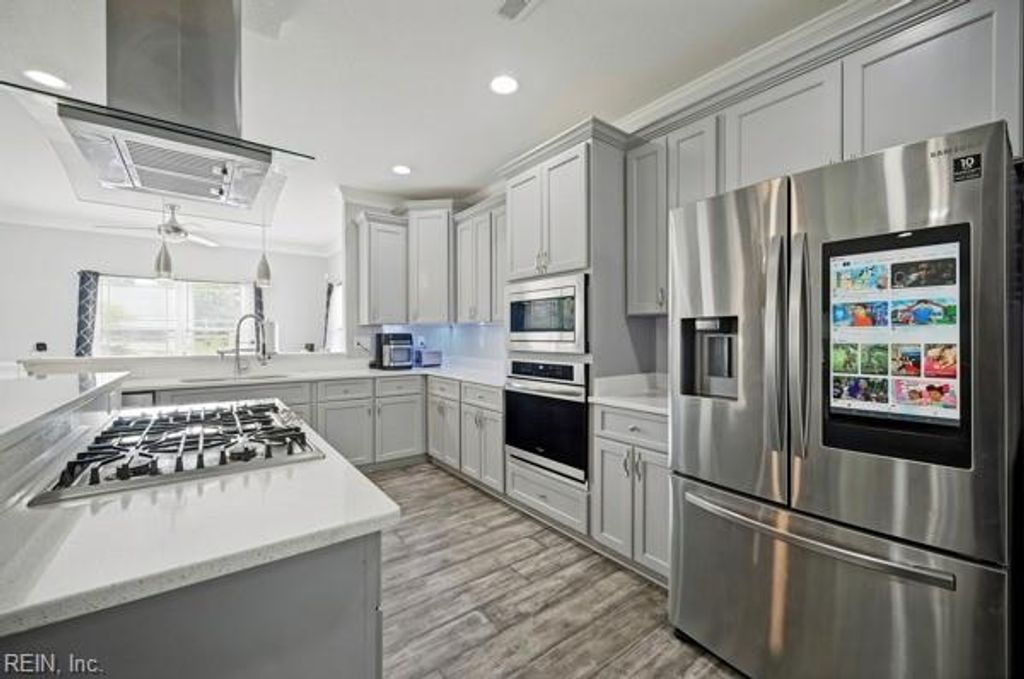 7 Cavalier RD, Hampton, VA 23669