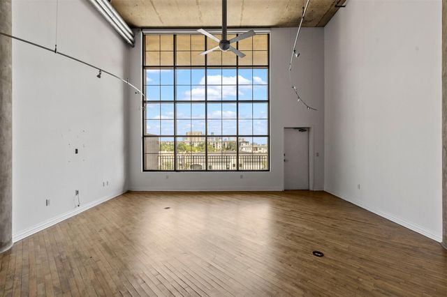 1025 S Shepherd Drive, Houston, TX 77019