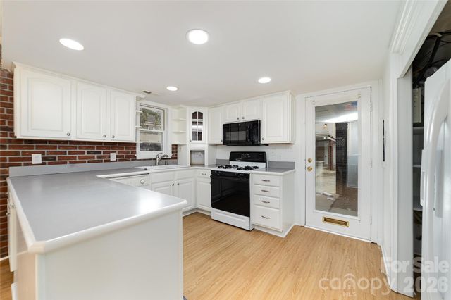 606 N Graham Street, Charlotte, NC 28202