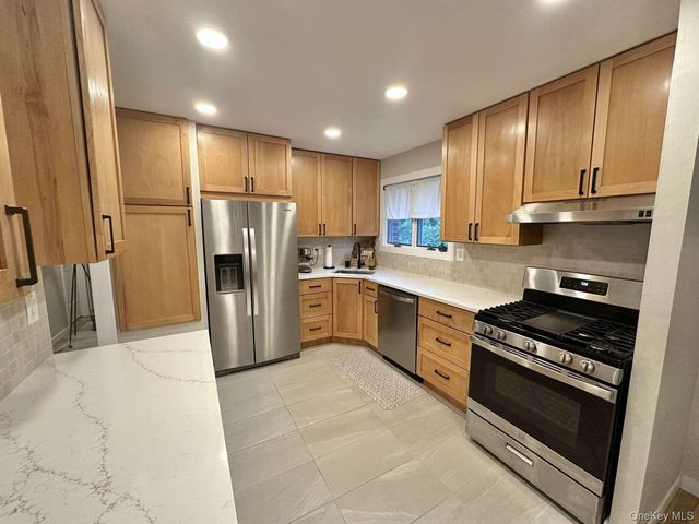 122 Jordan Street, Bay Shore, NY 11706