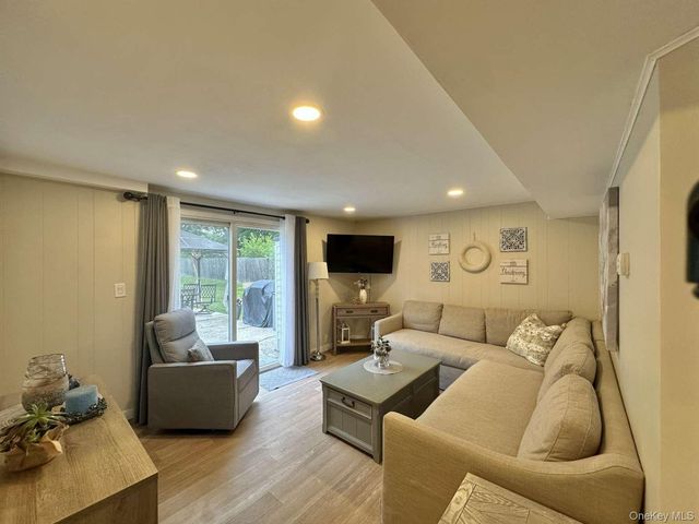 122 Jordan Street, Bay Shore, NY 11706