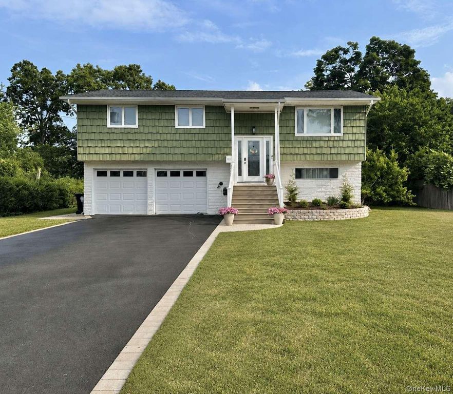 122 Jordan Street, Bay Shore, NY 11706