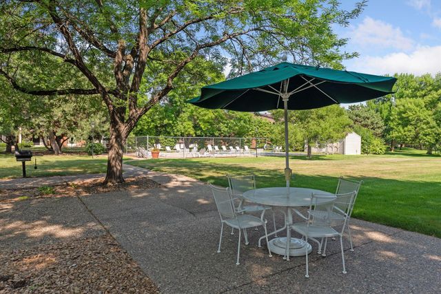 7310 York Avenue S 211-4, Edina, MN 55435