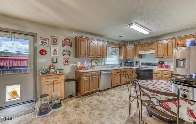 758 Old Stage Road, Church Hill, TN 37642