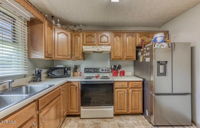 758 Old Stage Road, Church Hill, TN 37642