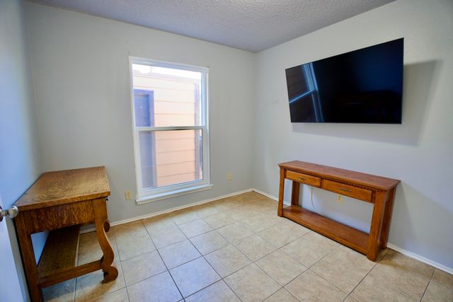 8208 Avenue X, Lubbock, TX 79423