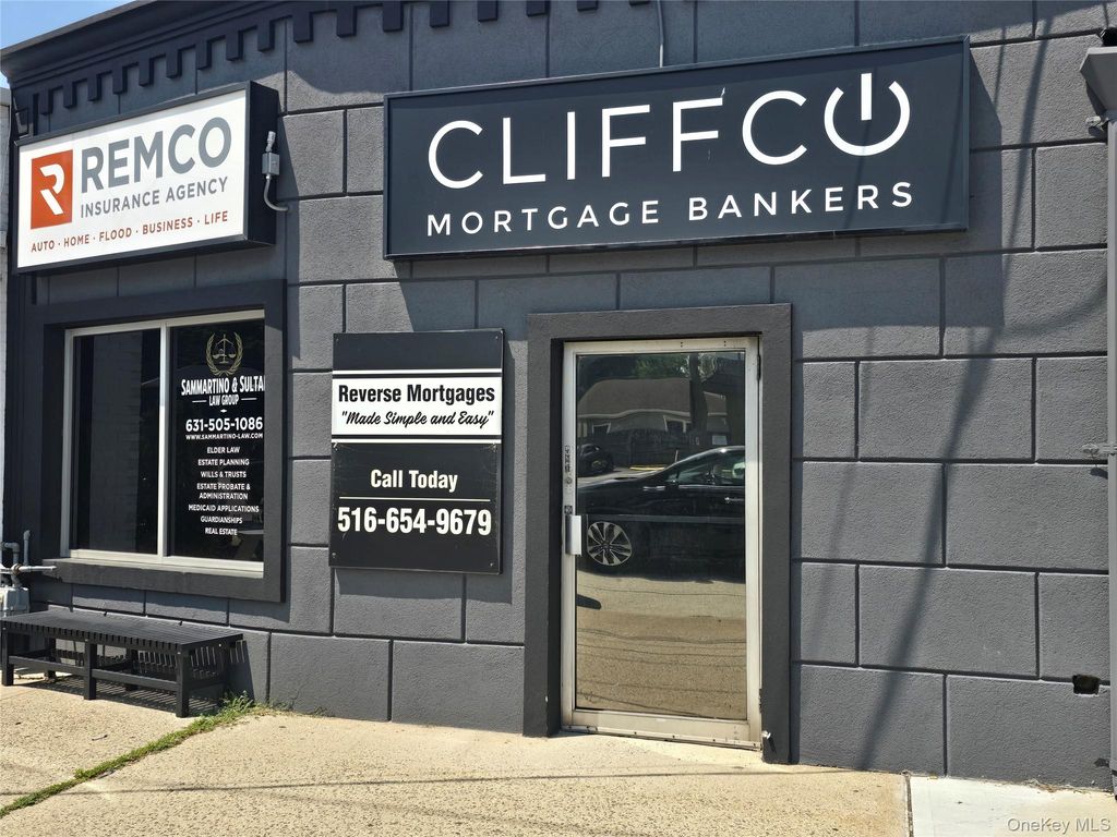 3265 Merrick Road, Wantagh, NY 11793 — exterior