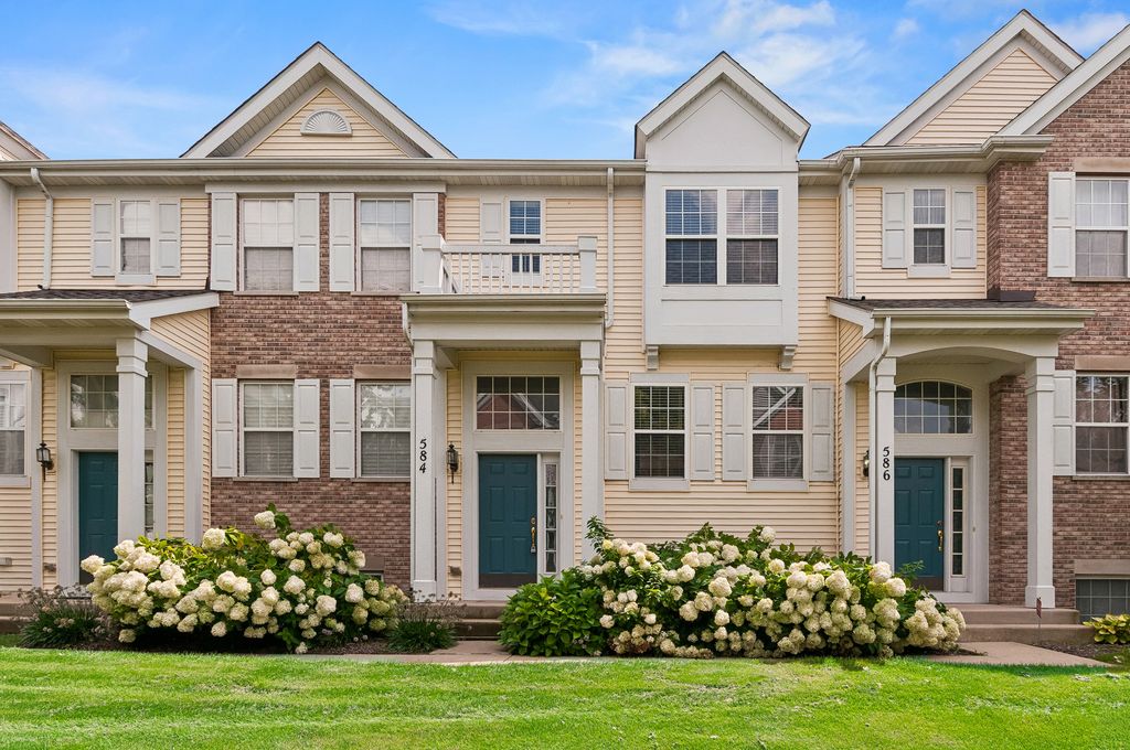 584 LINCOLN STATION Drive, Oswego, IL 60543