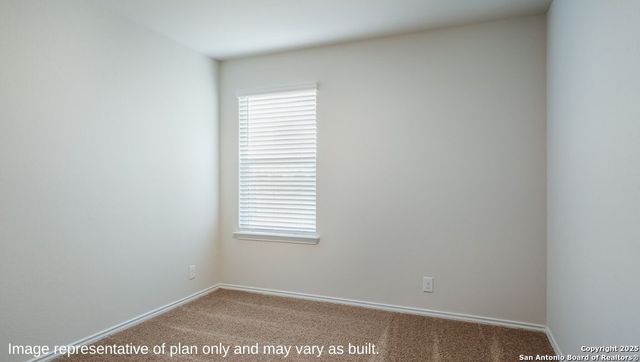 108 Middle Green Loop, Floresville, TX 78114