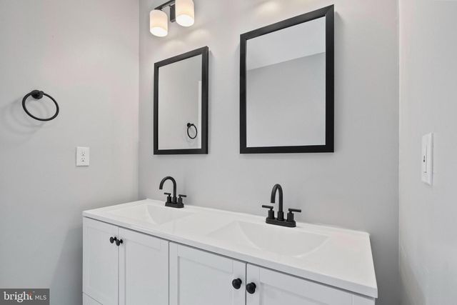 2640 E OLIVER ST, Baltimore, MD 21213
