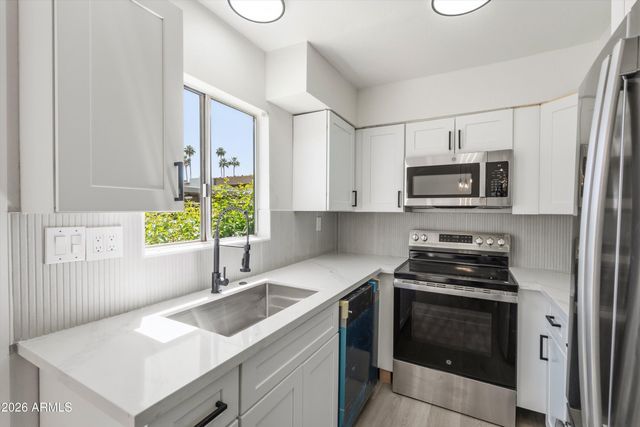 4620 N 68TH Street 116, Scottsdale, AZ 85251