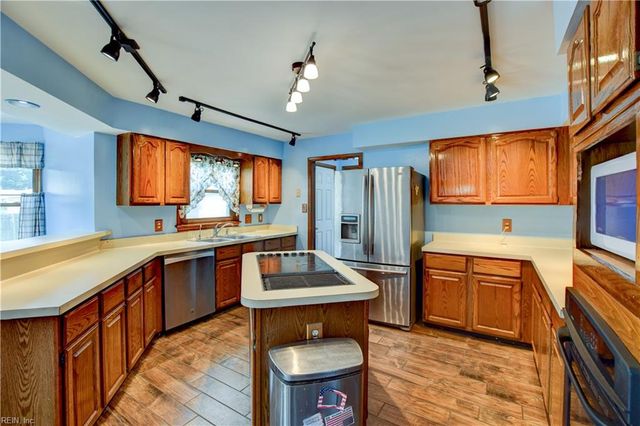 833 Copper Stone CIR, Chesapeake, VA 23320