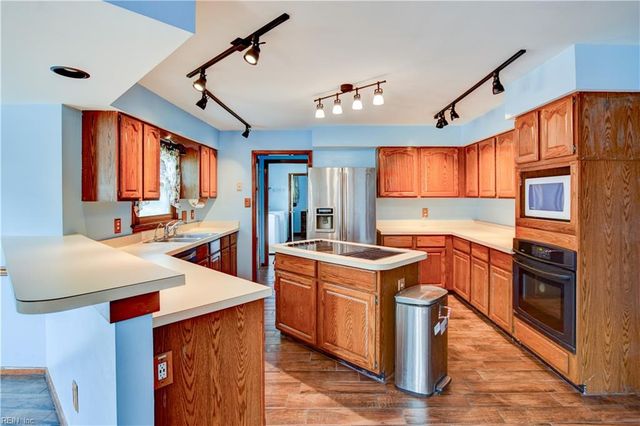 833 Copper Stone CIR, Chesapeake, VA 23320