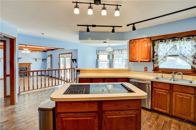 833 Copper Stone CIR, Chesapeake, VA 23320