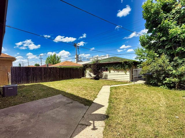 6352 W Medford AVENUE, Milwaukee, WI 53218