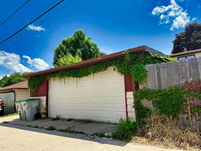 6352 W Medford AVENUE, Milwaukee, WI 53218
