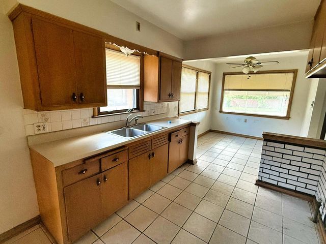 6352 W Medford AVENUE, Milwaukee, WI 53218